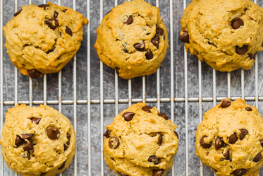 Maple Sweetened Peanut Butter Chocolate Chip Cookies